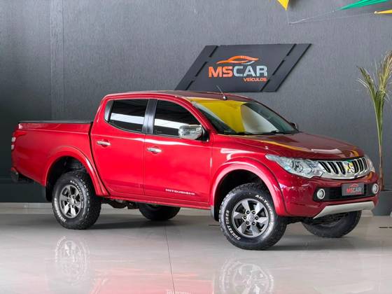 MITSUBISHI L200 TRITON 2.4 16V TURBO DIESEL SPORT HPE CD 4P 4X4 AUTOMÁTICO MITSUBISHI L200 TRITON 2.4 16V TURBO DIESEL SPORT HPE CD 4P 4X4 AUTOMÁTICO